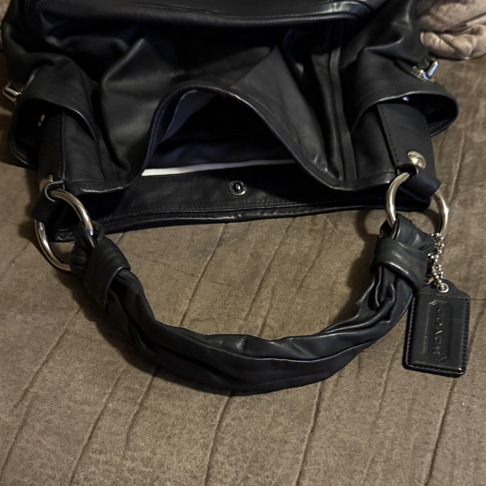 EC-Coach Chic Black Leather Hobo Bag - Picture 9 of 16